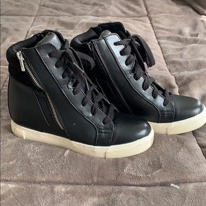 SO Black Wedge Tennis Shoes